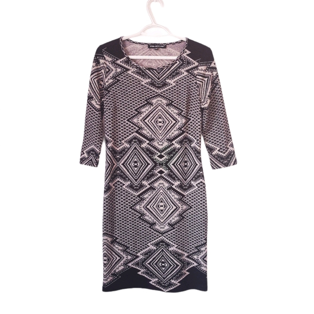 Geometric 3/4 sleeve dress